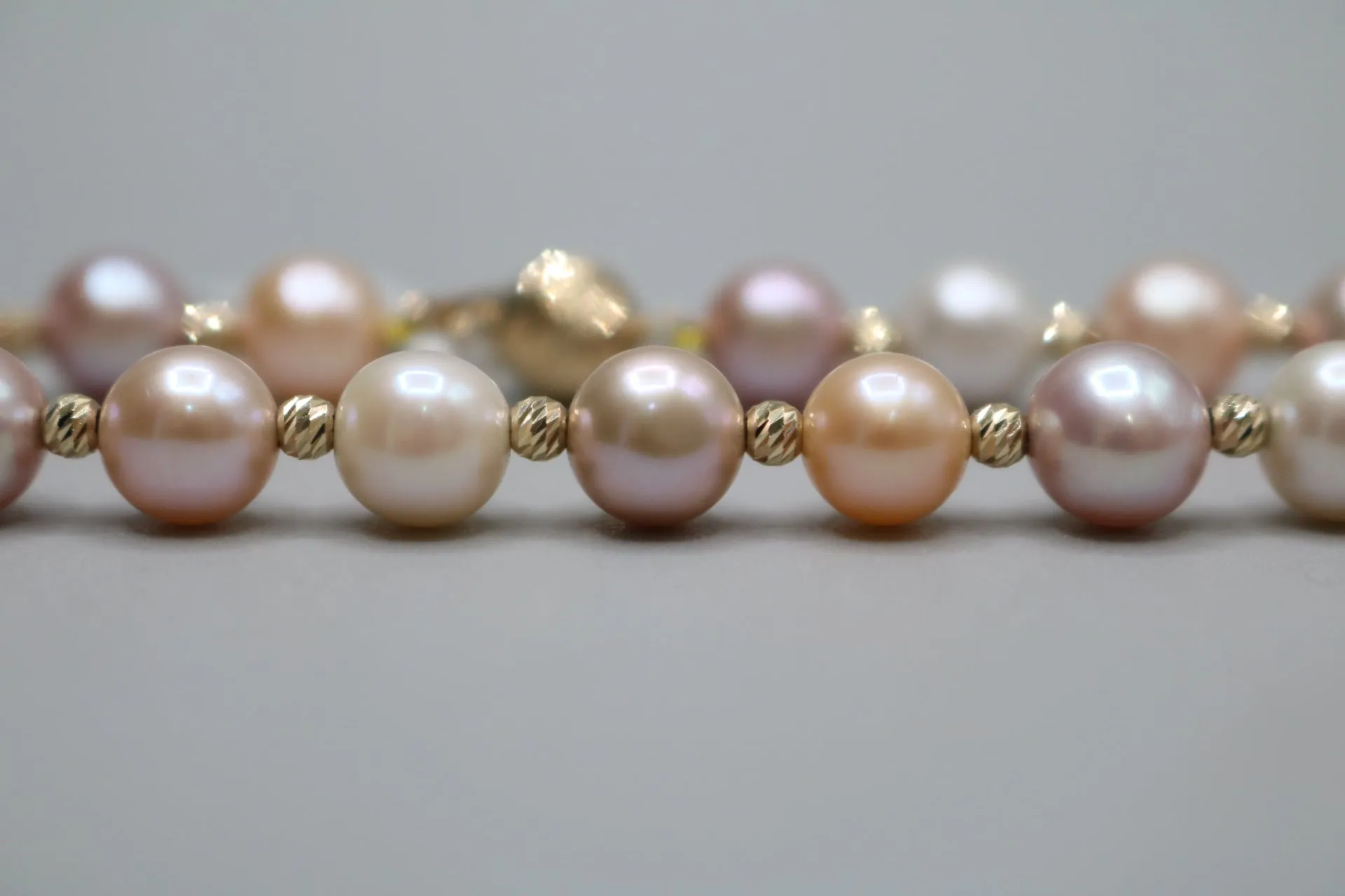 14K Yellow Gold Freshwater Pearl Bracelet (19.5 centimeters or 7.5 Inches)