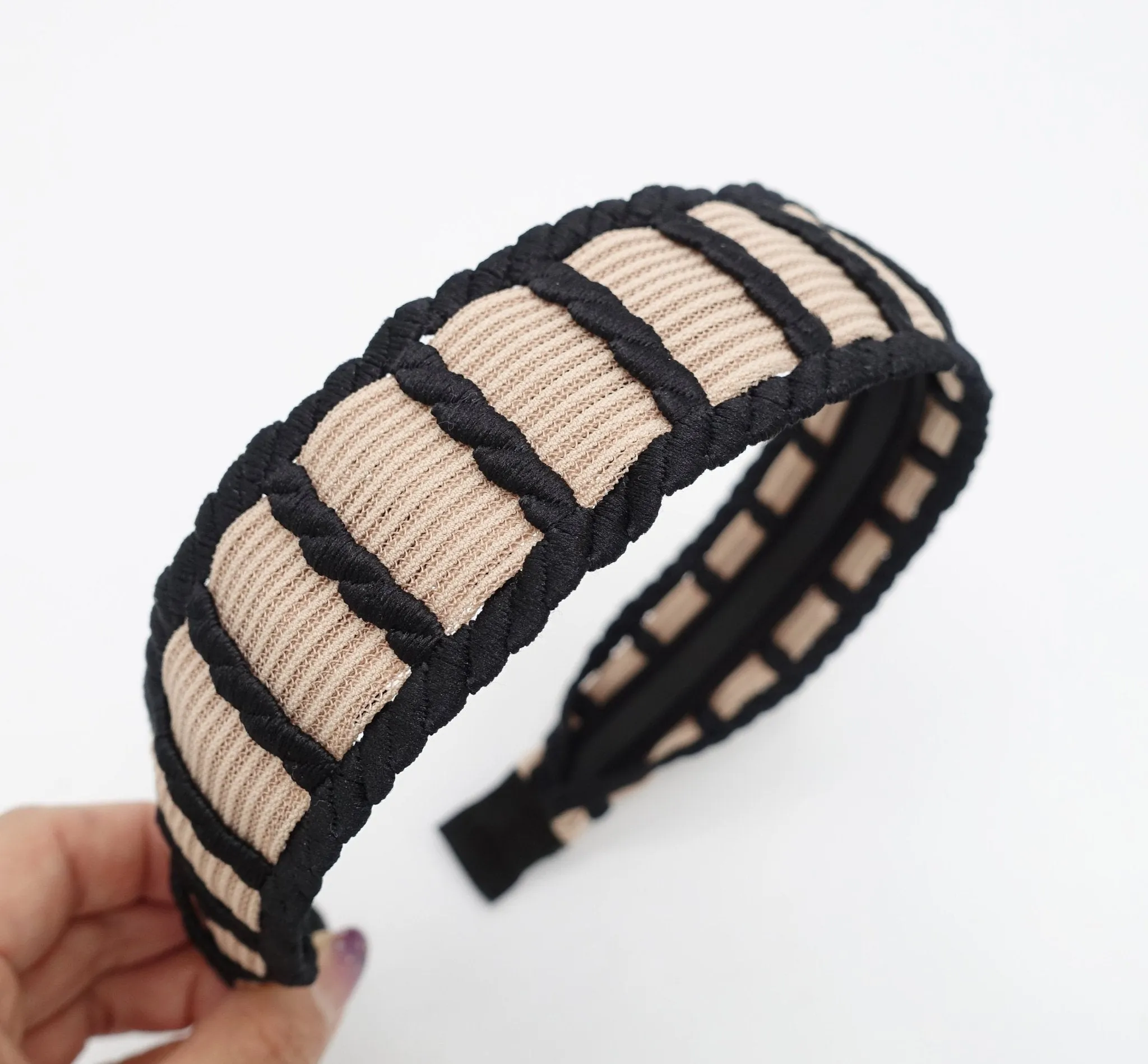 corrugated fabric inserted ladder headband