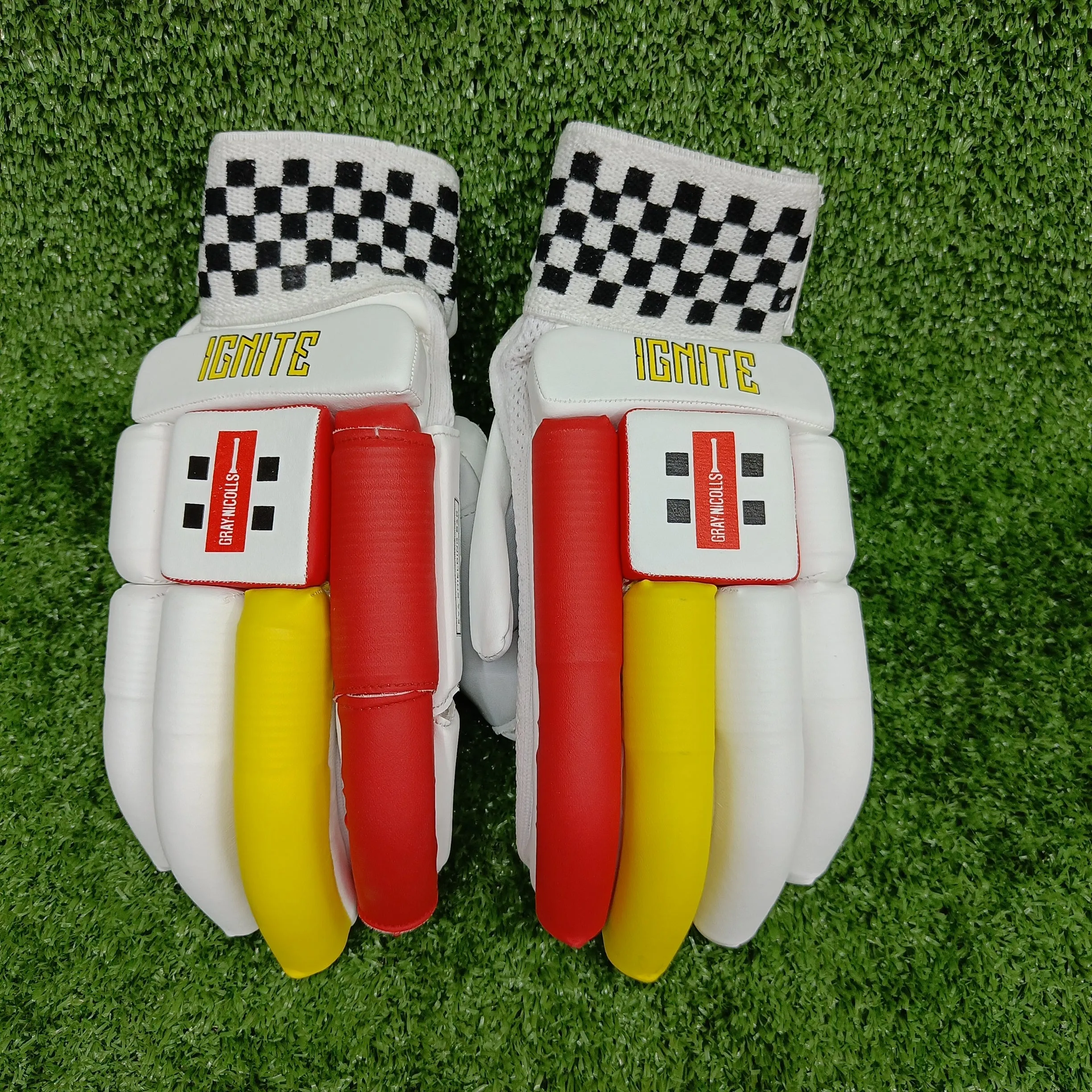 Gray-Nicolls Ignite Cricket Adult Cricket Batting Gloves