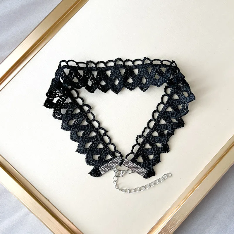 Kai Black Choker