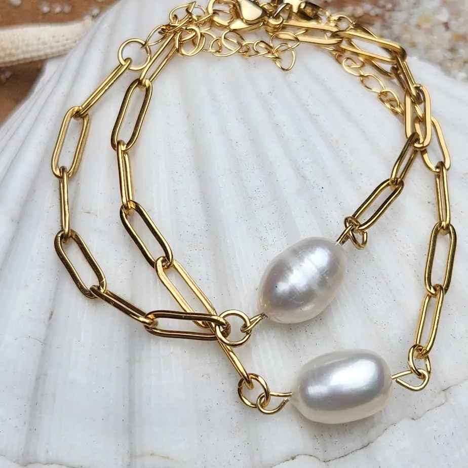 MAISIE WHITE PEARL WATERPROOF 18K PAPERCLIP BRACELET