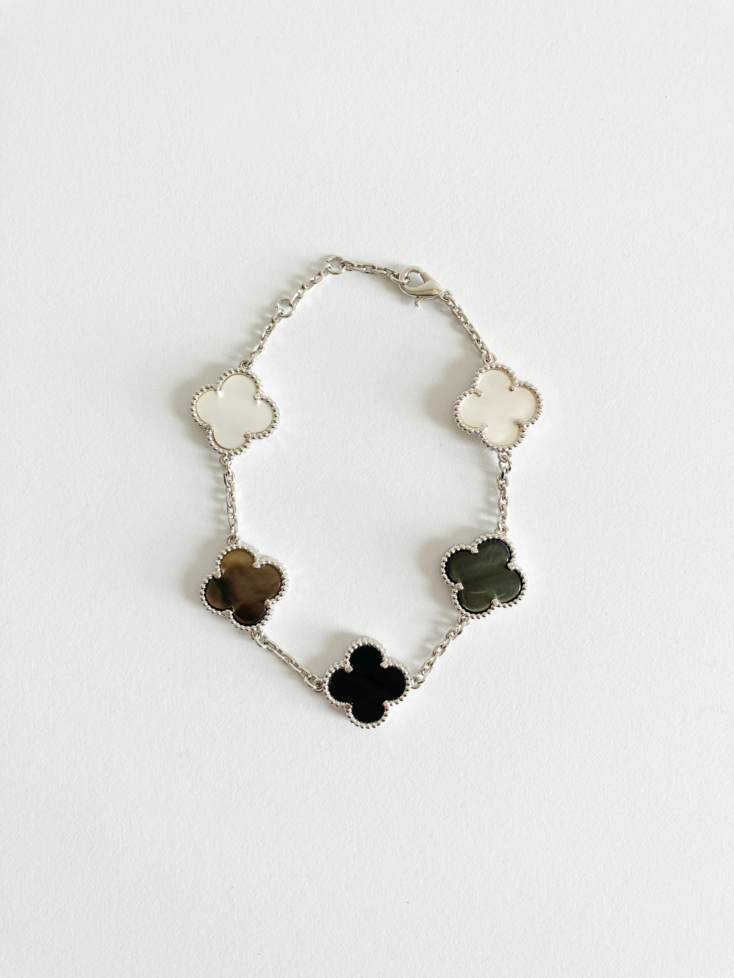 Mixed Mother of Pearl and Onyx Demi Quatrefoil Bracelet in Silver