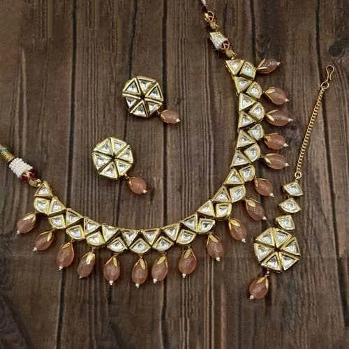 Simple Kundan Triangular Set