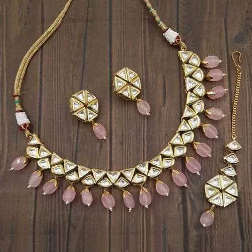 Simple Kundan Triangular Set