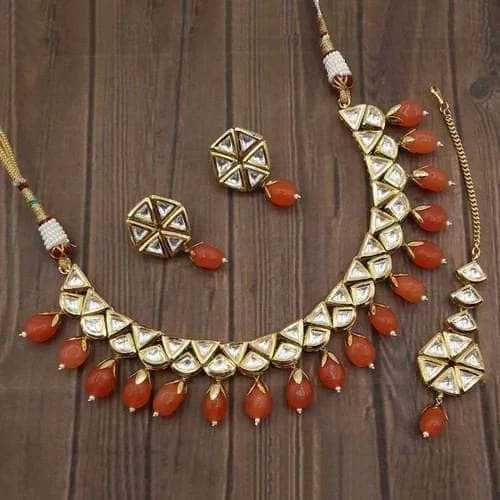 Simple Kundan Triangular Set